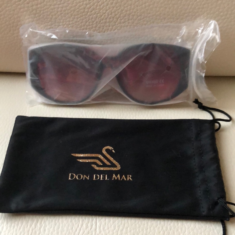 Sunglasses - Picture 3 of 6